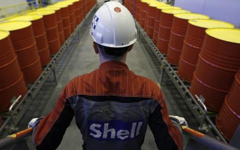 OPEC làm leo thang cuộc chiến giá dầu