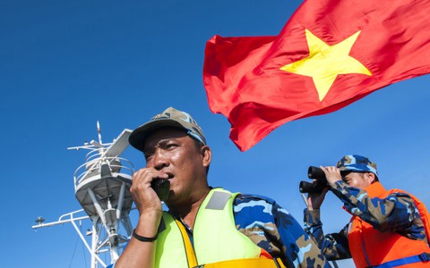 "Sức mạnh chính nghĩa giữa
Biển Đông" đoạt giải nhất