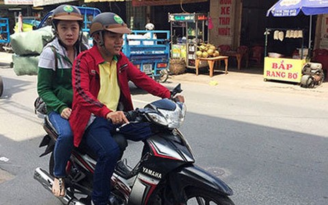 Vrada tung dịch vụ xe ôm “taxi 2 bánh” và đưa đón học sinh
