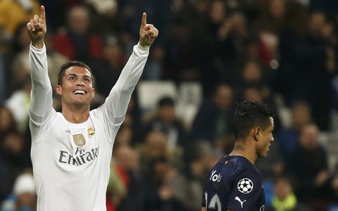 Ronaldo và Ibrahimovic cùng lập kỷ lục