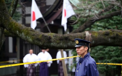 Nhật bắt được nghi phạm đánh bom đền Yasukuni
