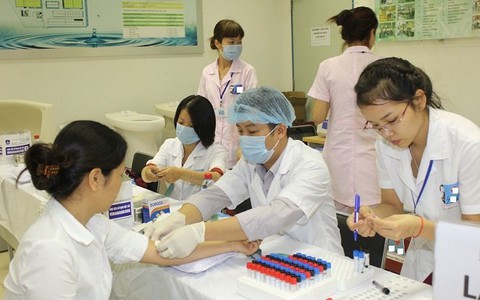 Không nên tự kiểm tra ung thư bằng que thử