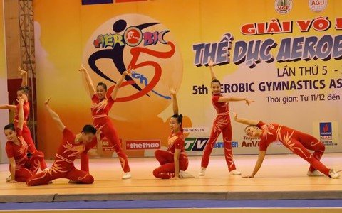 Ngân Thương giúp VN đoạt 2 HCĐ Aerobic châu Á