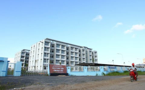 Tỉnh nghèo thích “hoành tráng”