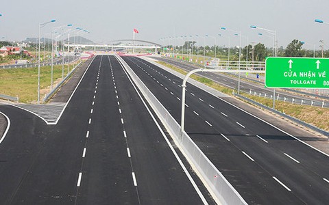 Nhà xe kêu trời vì bị ép đi cao tốc Hà Nội - Hải Phòng