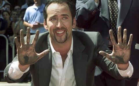 Nicolas Cage trả lại sọ khủng long hóa thạch cho chính phủ Mỹ