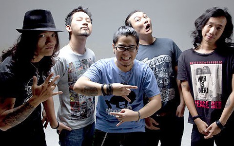 Microwave ra album thứ 3 cùng nhà sản xuất Mỹ