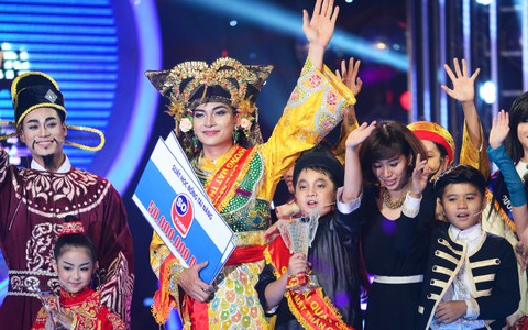 Có cái gì không bình thường? Lại là con nuôi Hoài Linh!