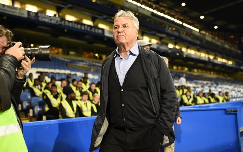 Chào Hiddink, tạm biệt Van Gaal?