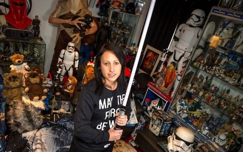 Đôi vợ chồng sưu tập 20.000 vật dụng liên quan Star Wars