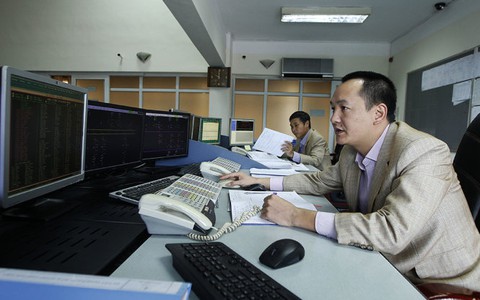 Hệ thống điện VN bị nguy hiểm khi bán điện cho Campuchia