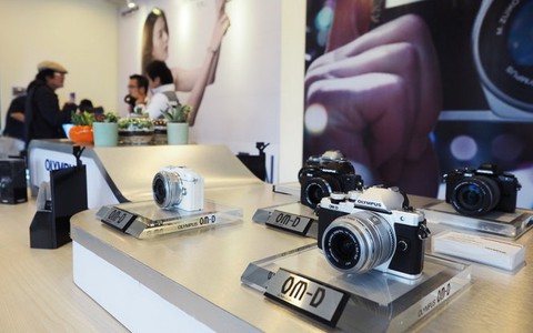 Olympus trở lại VN với một loạt máy ảnh mới