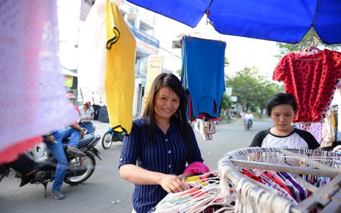 Đưa tiền thưởng tết vào lương có nên không?