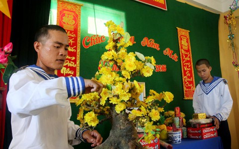 Xuân trên công trình "Góp đá xây Trường Sa"