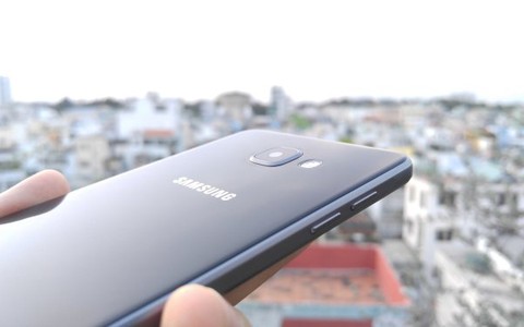 Cận cảnh Galaxy A7 2016 mới nhất tại VN