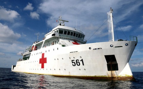 Tàu bệnh viện HQ-561 ở Trường Sa