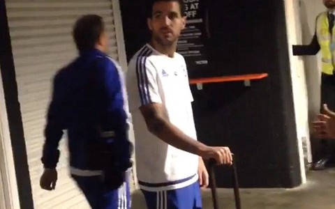 Bảo vệ ở Chelsea bị sa thải vì mắng Fabregas