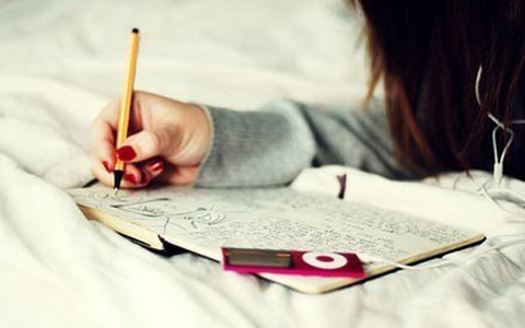 Khuyến khích con viết nhật ký