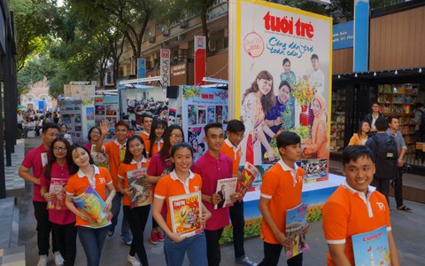 Bìa báo xuân đẹp: báo Công An TP.HCM giải 1