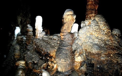 Khám phá danh lam thắng cảnh động Dơi (Cao Bằng)
