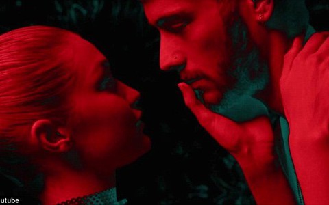 Zayn Malik và Gigi Hadid "khóa môi" trong clip nhạc Pillowtalk