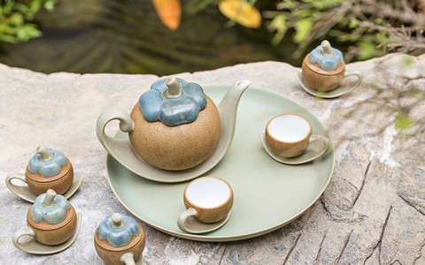 Độc đáo bộ bình trà Măng cụt