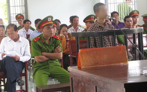 Đừng cố chấp với em Nguyễn Mai
Trung Tuấn nữa