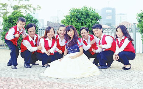 Nàng “Bạch Tuyết” và những người lùn