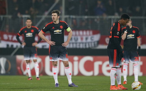 HLV Van Gaal: “Manchester United đáng bị la ó”