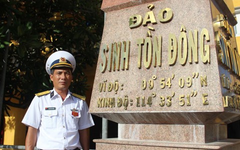 Đàn bồ câu ở đảo Sinh Tồn Đông
