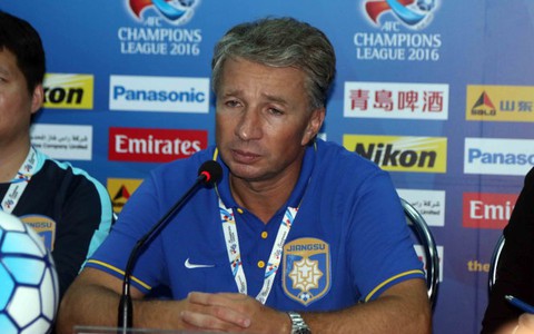 ​HLV Petrescu bực tức vì Jiangsu không thắng được Bình Dương