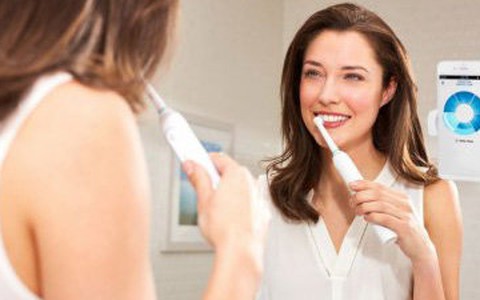 Bàn chải thông minh dạy cách đánh răng