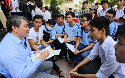 Gần 4.000 học sinh Đồng Tháp thỏa cơn khát thông tin