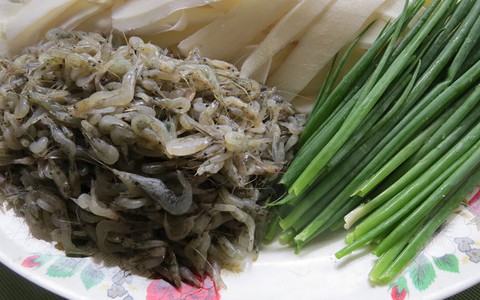 Đậm đà tép "nhủi" quê nghèo