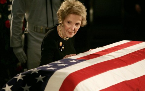 Cựu đệ nhất phu nhân Mỹ Nancy Reagan qua đời