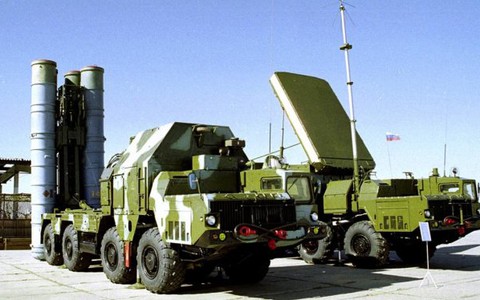 Nga dừng chuyển giao tên lửa S-300 cho Iran