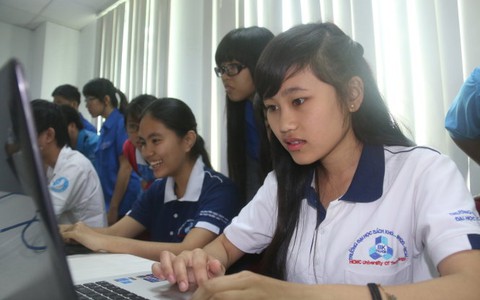 Khai cuộc sân chơi  lịch sử của giới trẻ