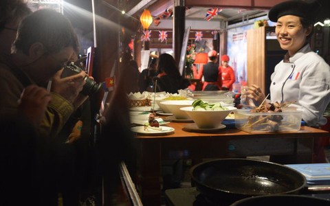 12 đầu bếp nổi tiếng tranh tài 