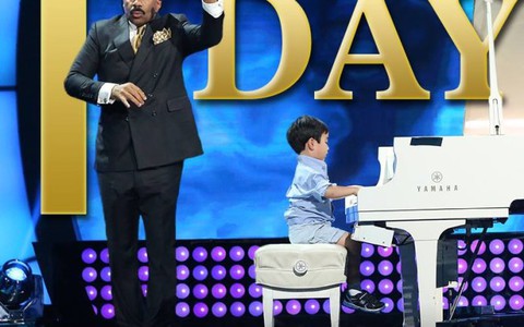 Thần đồng piano Evan Le lên đài NBC cùng Steve Harvey