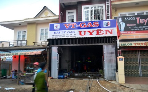 Cháy đại lý gas, nhiều người phải cấp cứu