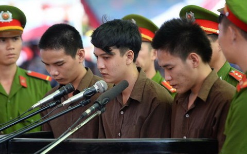 Vận động ký tên xin giảm án cho bị cáo
có được xét?