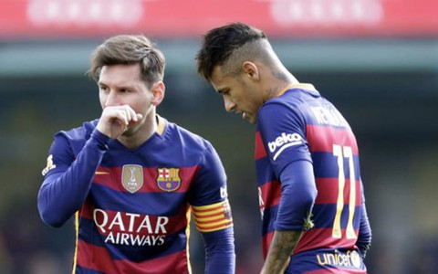 Barca “cầm vàng lại để vàng rơi”