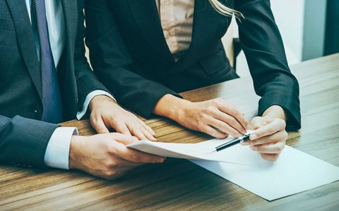 Nhân sự sales đua nhau nhảy việc, nhà tuyển dụng méo mặt