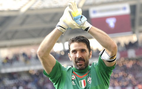 Điểm tin sáng 1-4: Buffon treo giày ở tuổi 40