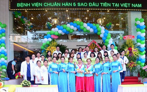 Người bác sĩ tiên phong xu hướng gọt mặt V line chuẩn Hàn Quốc