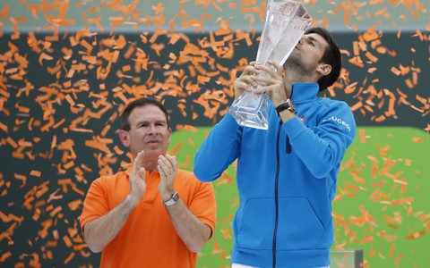 Điểm tin sáng 4-4: Djokovic sánh ngang Agassi ở Miami mở rộng