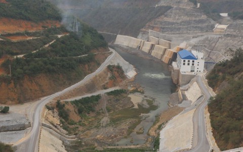 Ngược dòng Mekong đang hấp hối: Đi tìm nguồn nước