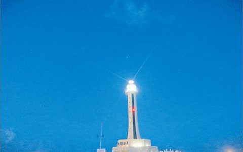 Trung Quốc bắt đầu hoạt động trạm hải đăng trên đá Xu Bi