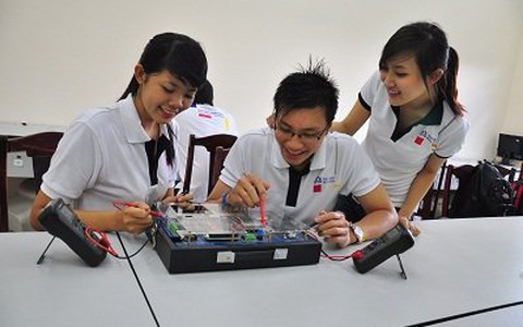 Kỹ thuật máy tính - đào tạo cả phần cứng lẫn phần mềm