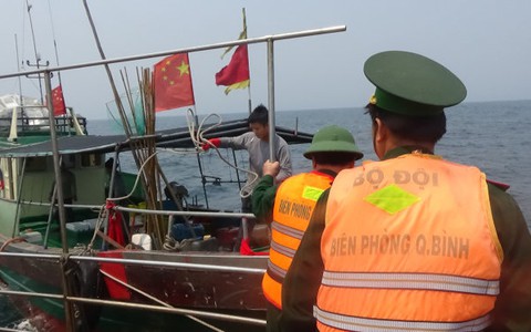 Xua đuổi 6 tàu cá Trung Quốc ra khỏi vùng biển Việt Nam